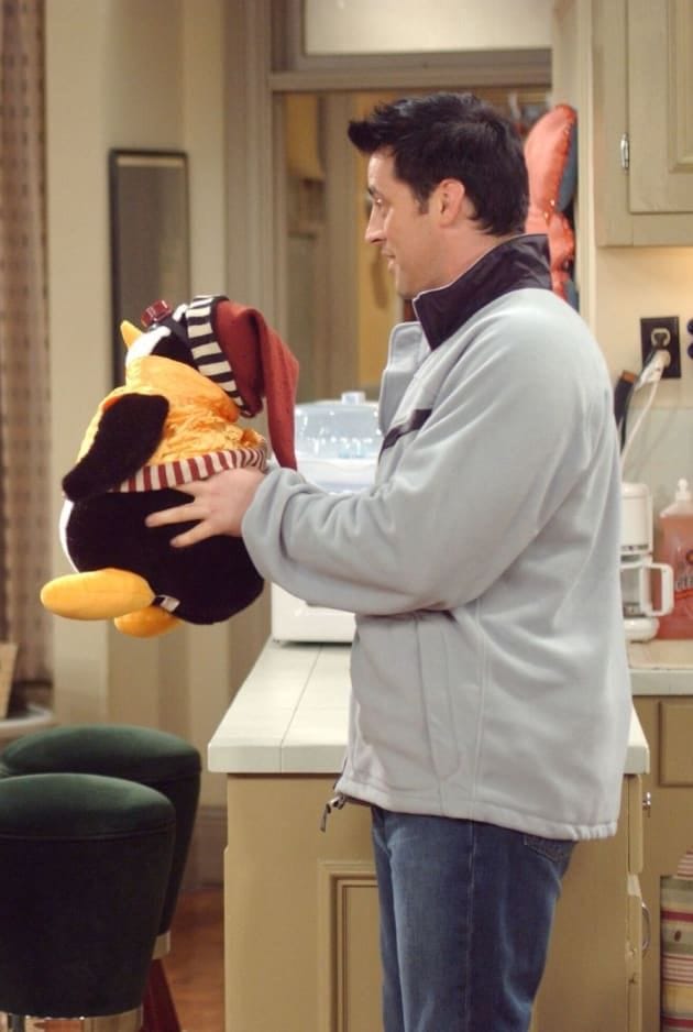 Huggy - joey's plushy - friends show