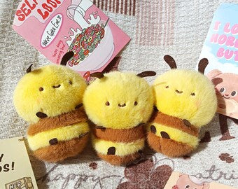 Bee plush keychain