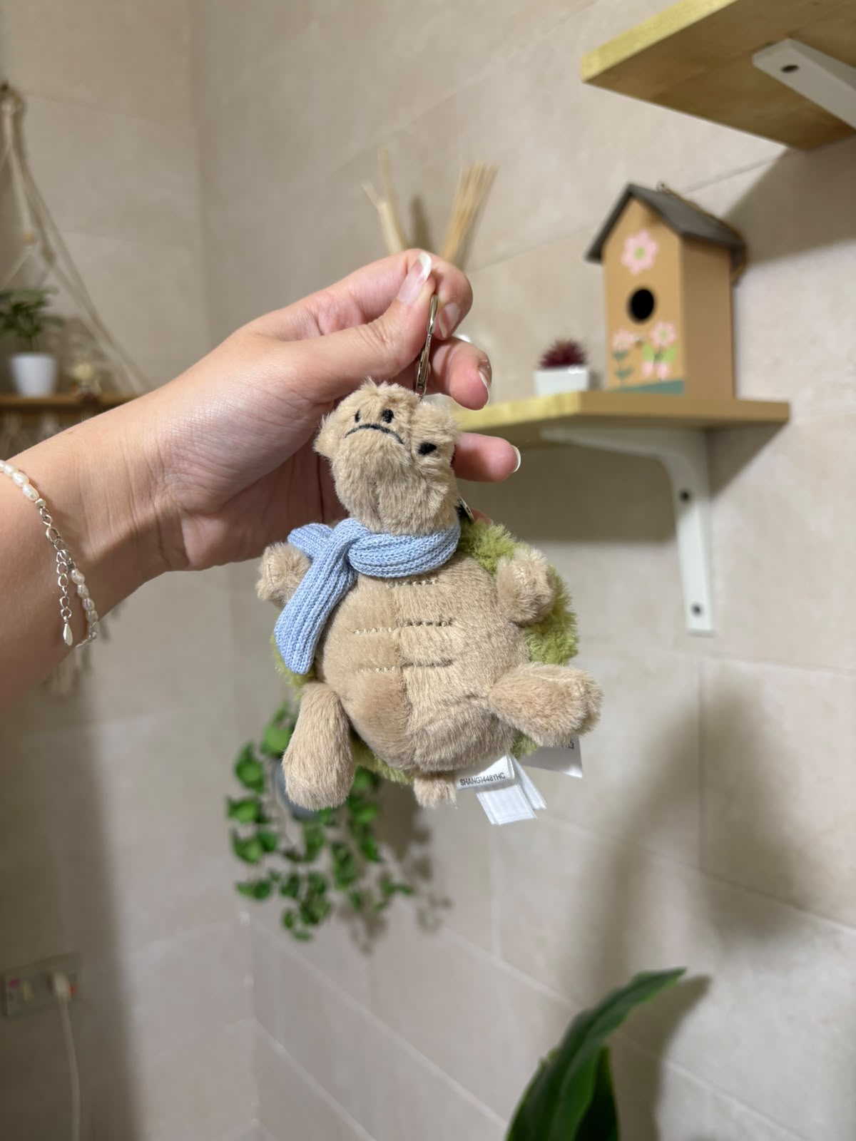 Turtle with Blue Scarf plush keychain - 10 cm - Photo 6 | Pinky Promise