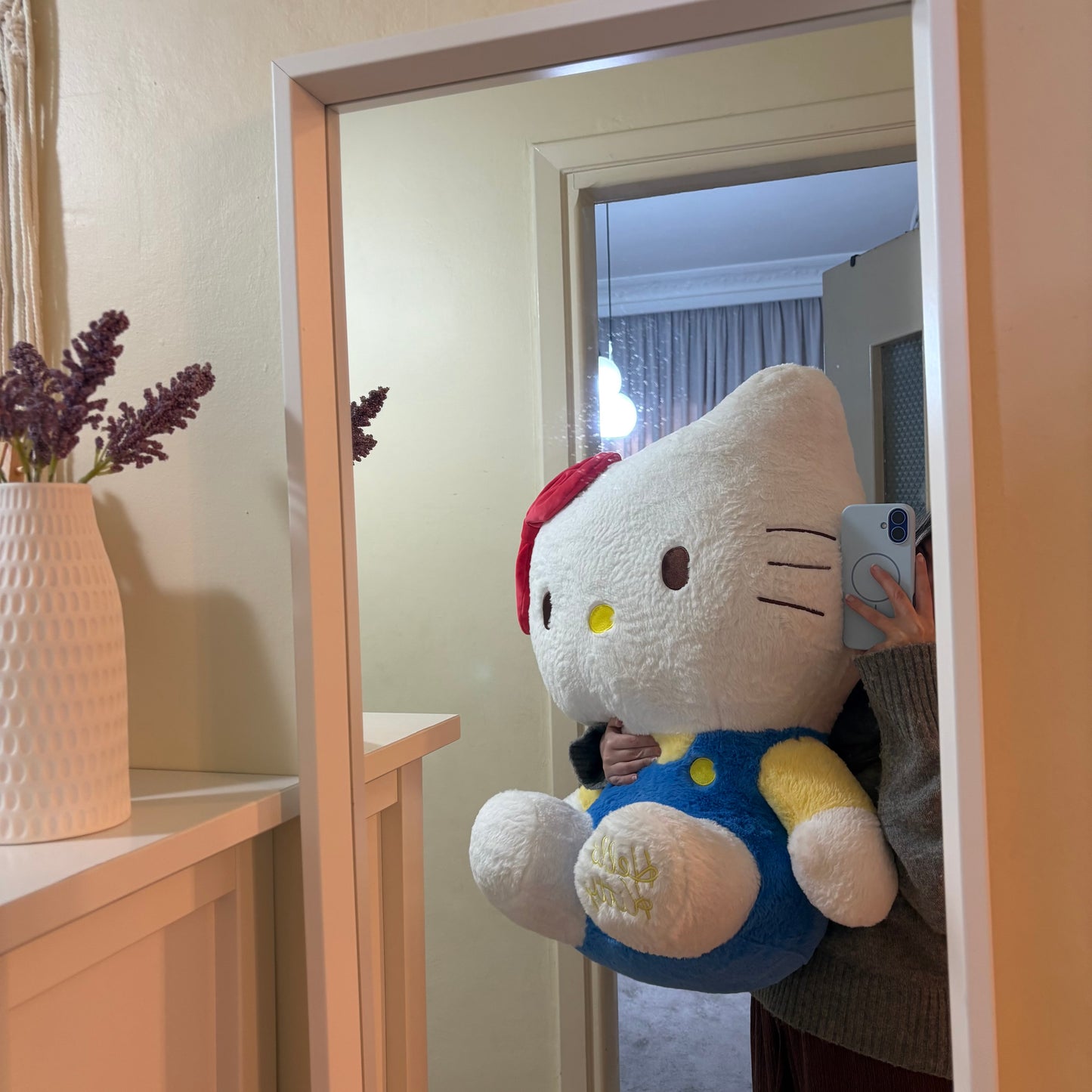 HUGE hello kitty plush toy - 80 cm