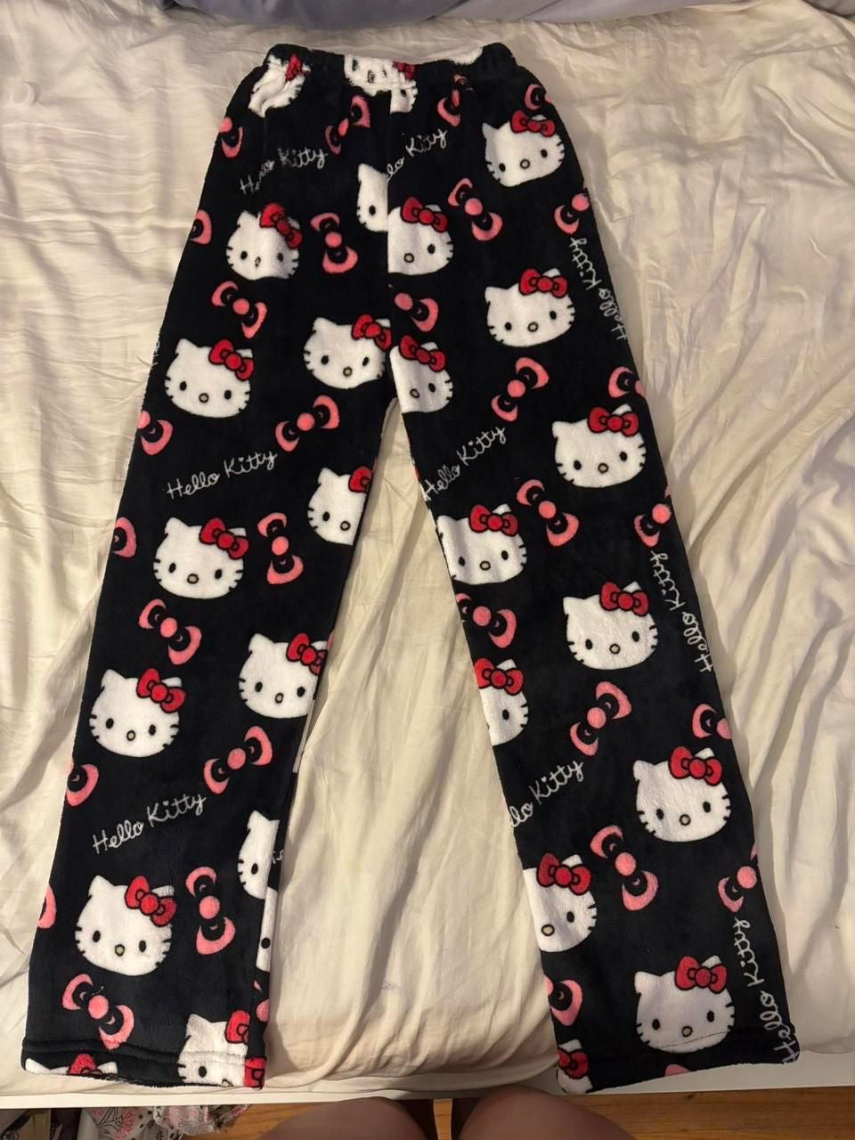 Black hello kitty pajama pants (winter material)(خامة شتوية)