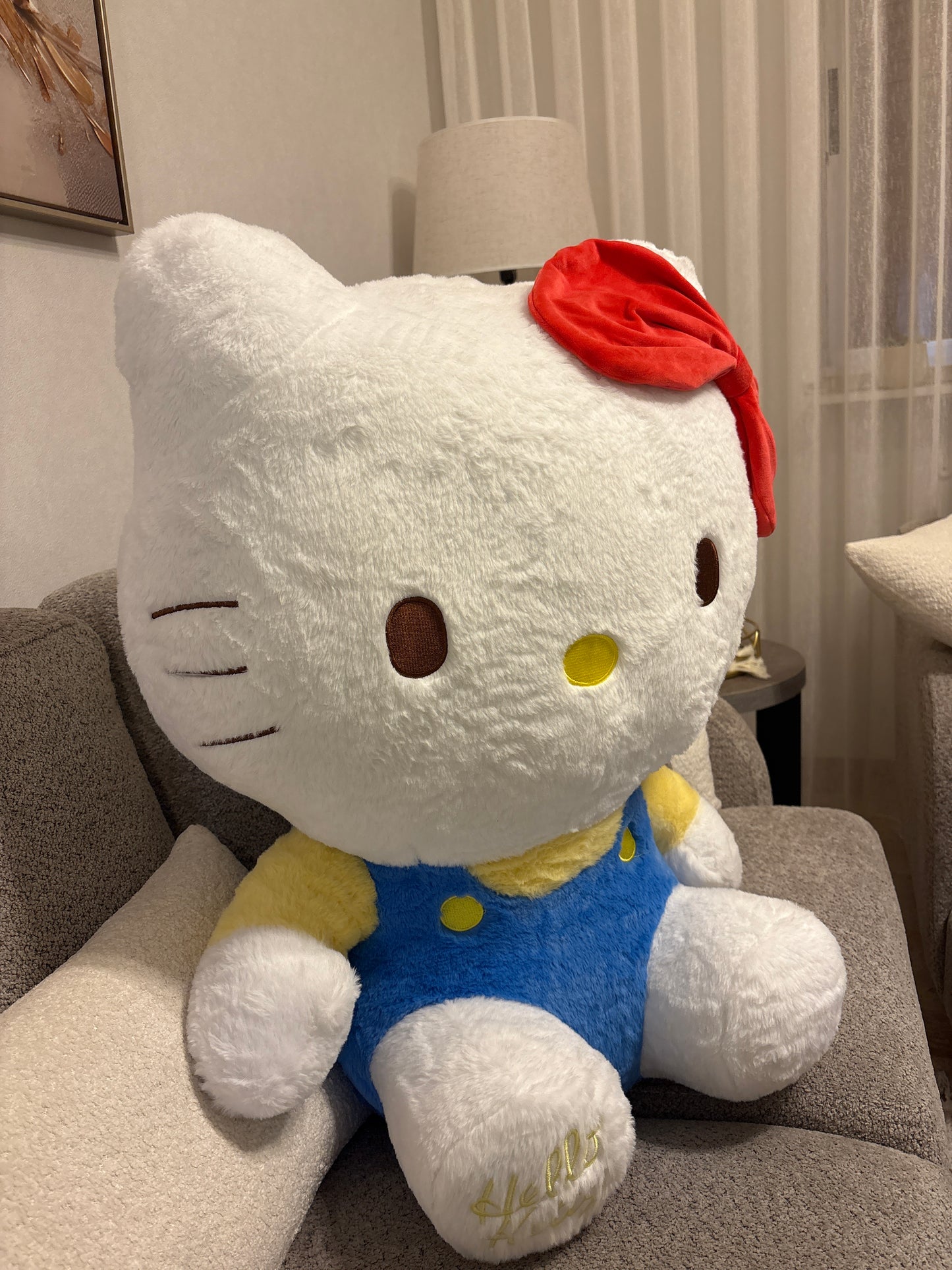 HUGE hello kitty plush toy - 80 cm
