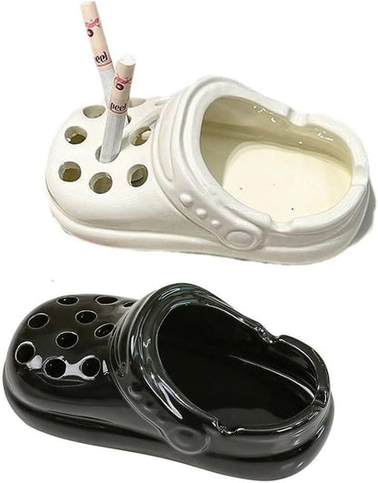 Shoe cigarettes holder