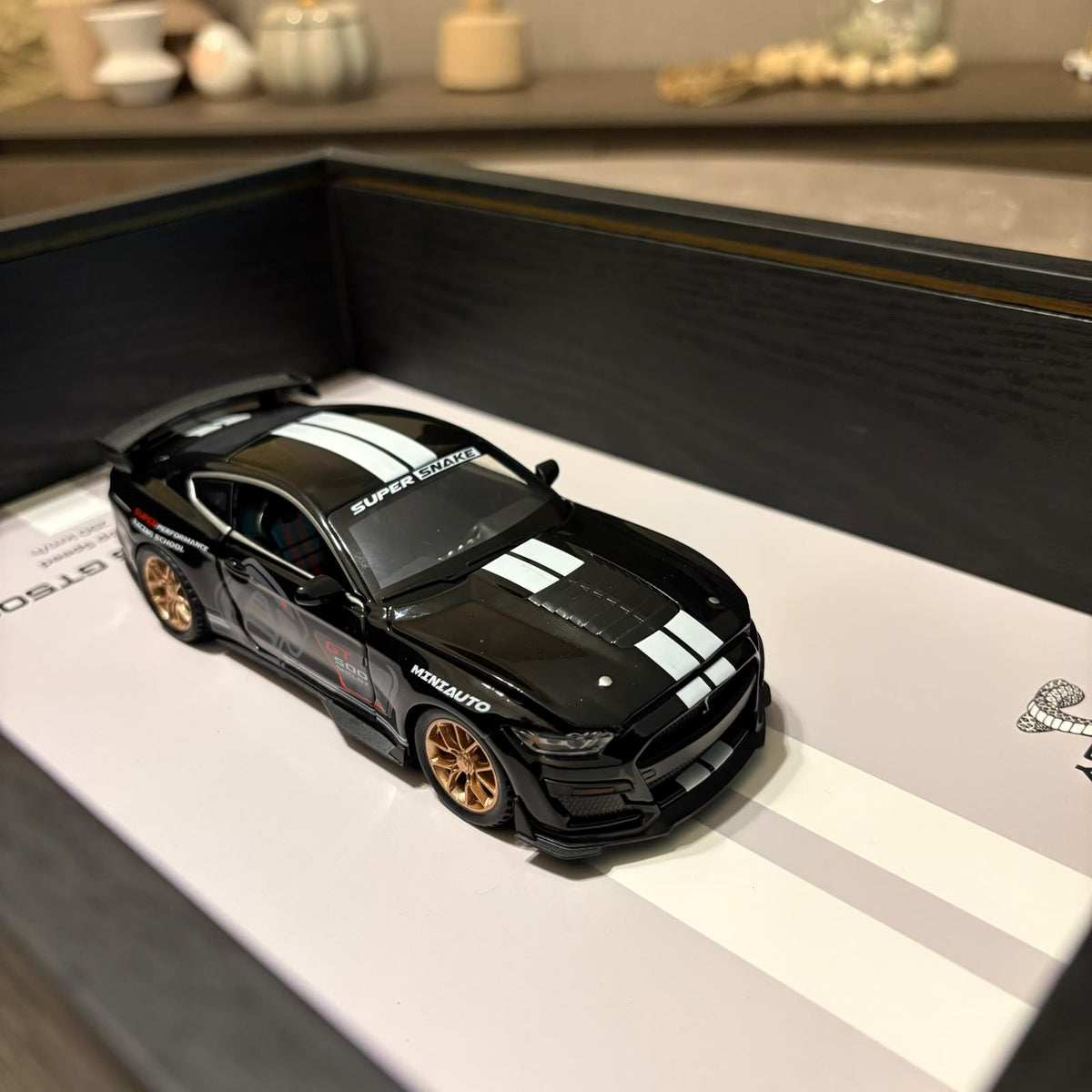 مرسيدس - AMG GT3 - مجسم فني جداري مصبوب ومُجَسّم ثلاثي الأبعاد (32 سم × 23 سم)