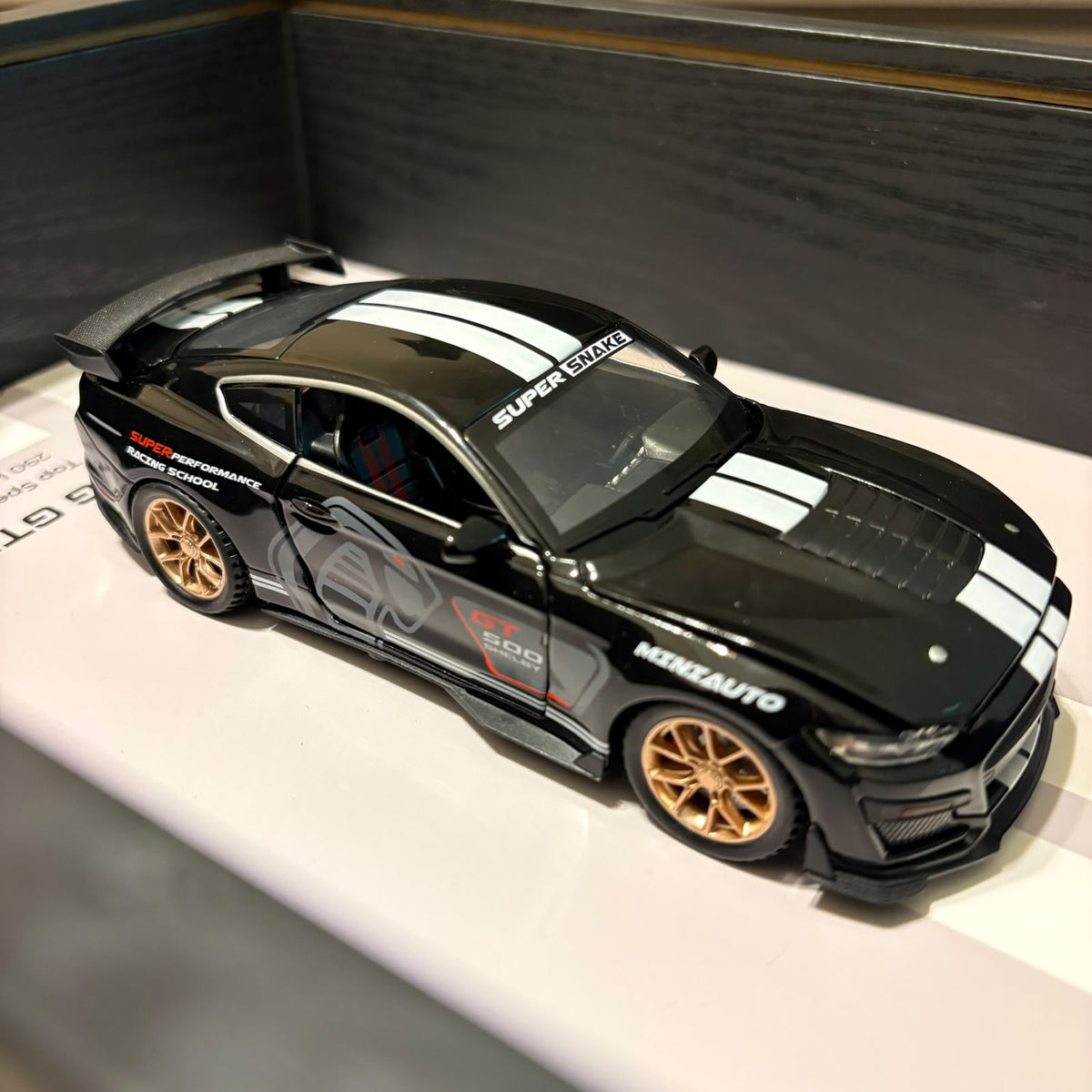 مرسيدس - AMG GT3 - مجسم فني جداري مصبوب ومُجَسّم ثلاثي الأبعاد (32 سم × 23 سم)