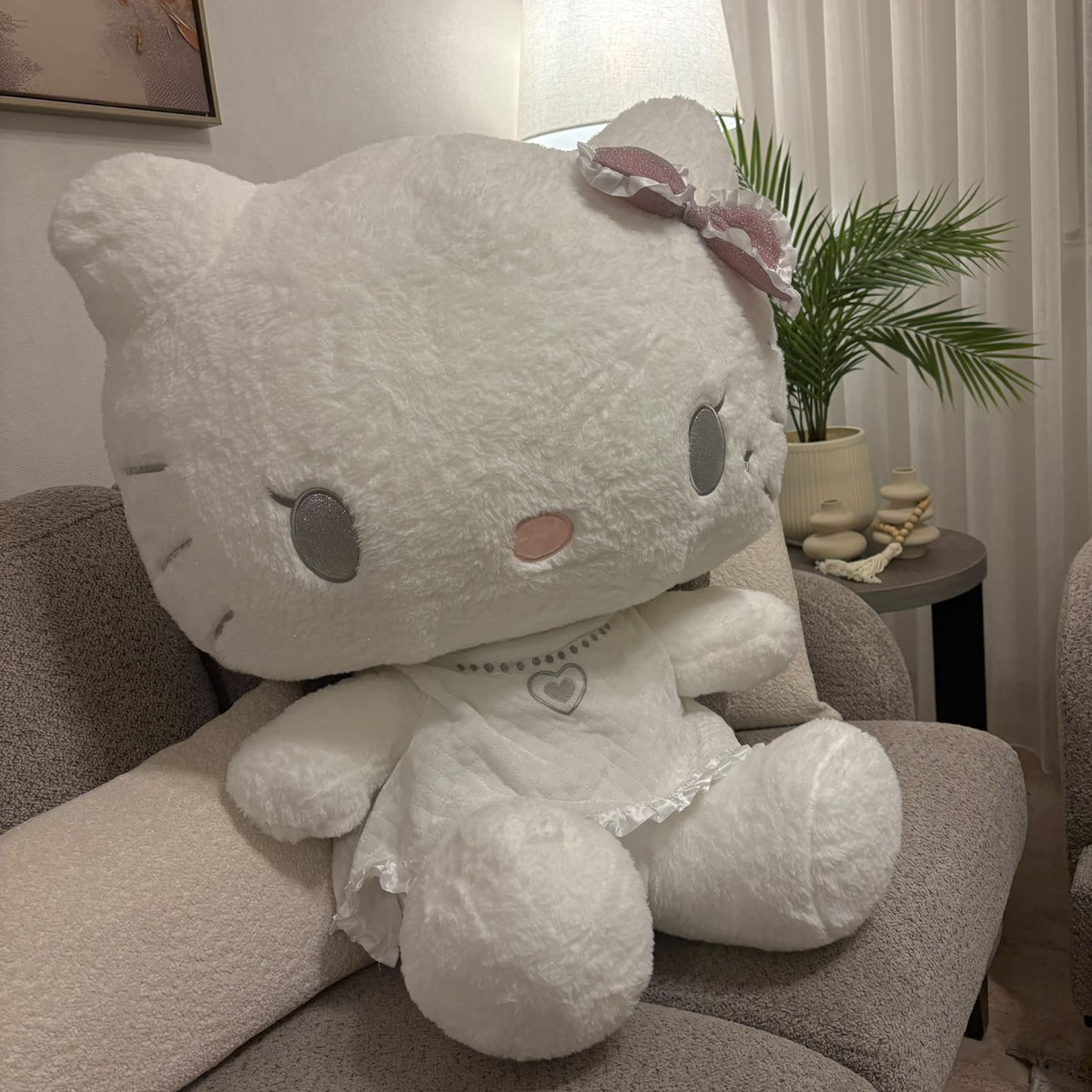 HUGE Hello Kitty Plush Doll 90 cm – Giant White Dress Stuffed Animal & Bedroom Decor