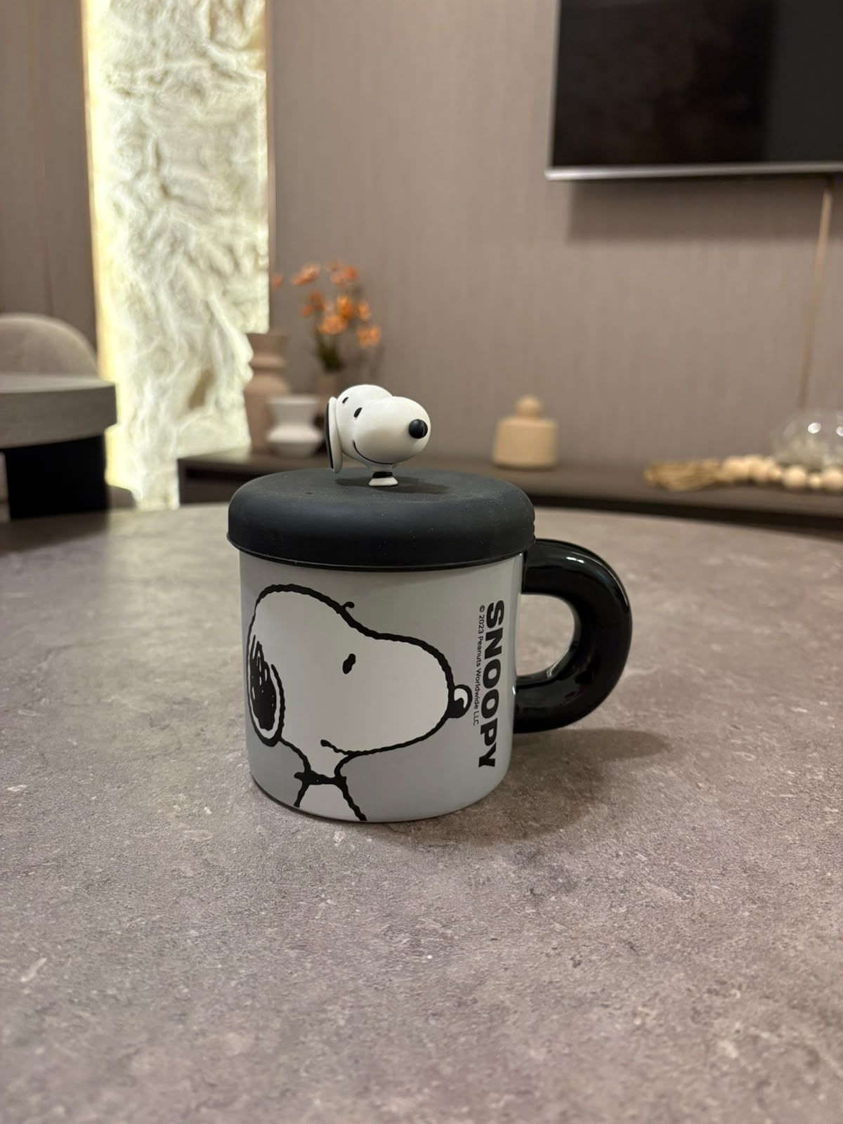 Snoopy Black & White Mug with 3D Figurine Lid