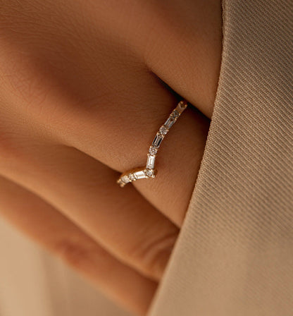 Baguette Chevron Ring – 925 Sterling Silver, Gold Plated - Photo 6 | Pinky Promise