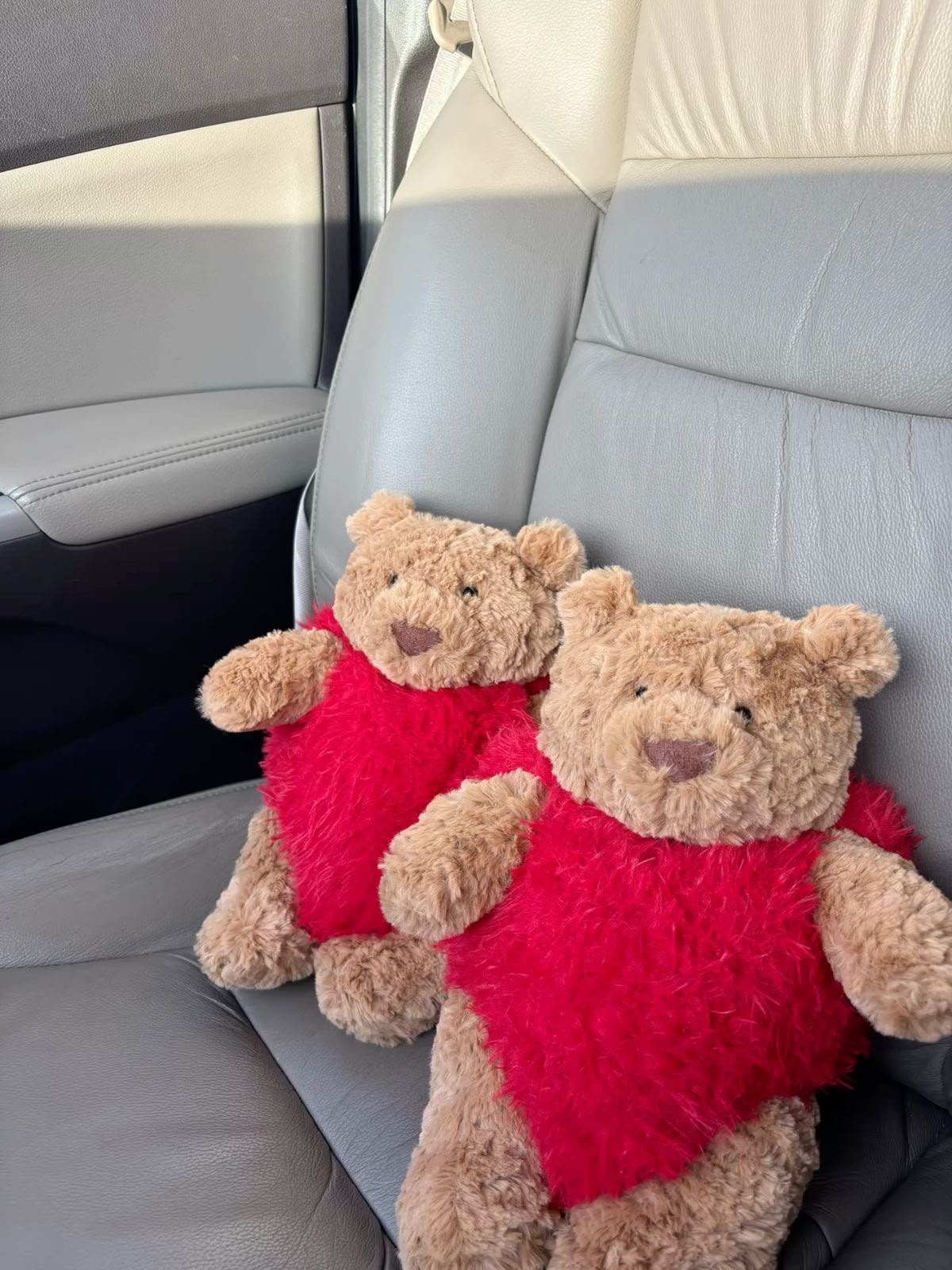 Bear in a heart outfit plush - 26 cm - Photo 6 | Pinky Promise