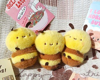Bee plush keychain - Photo 7 | Pinky Promise