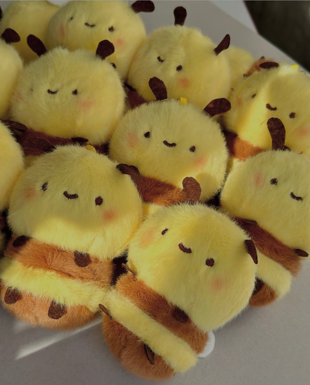 Bee plush keychain - Photo 14 | Pinky Promise