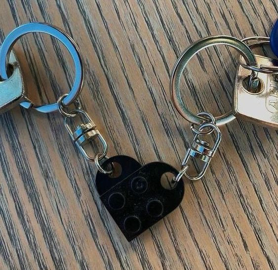 black heart keychains - Close Up | Pinky Promise
