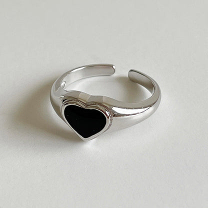 Black Heart Signet Adjustable Ring - 925 Sterling Silver - Photo 6 | Pinky Promise