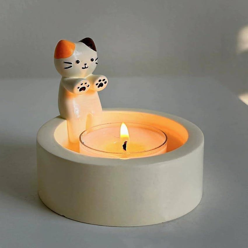 Cat Warming its paws candle holder - Close Up | Pinky Promise