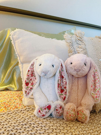 Floral and strawberry Bunny plush - white - 30 cm - Photo 6 | Pinky Promise