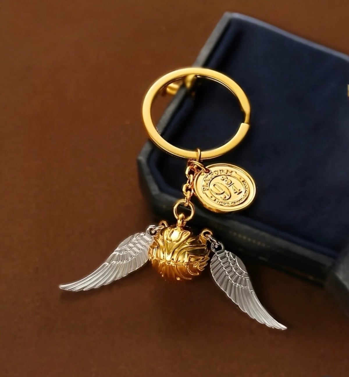 harry potter Golden snitch keychain - Close Up | Pinky Promise