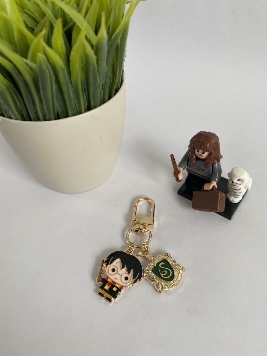 Harry potter keychains - Close Up | Pinky Promise
