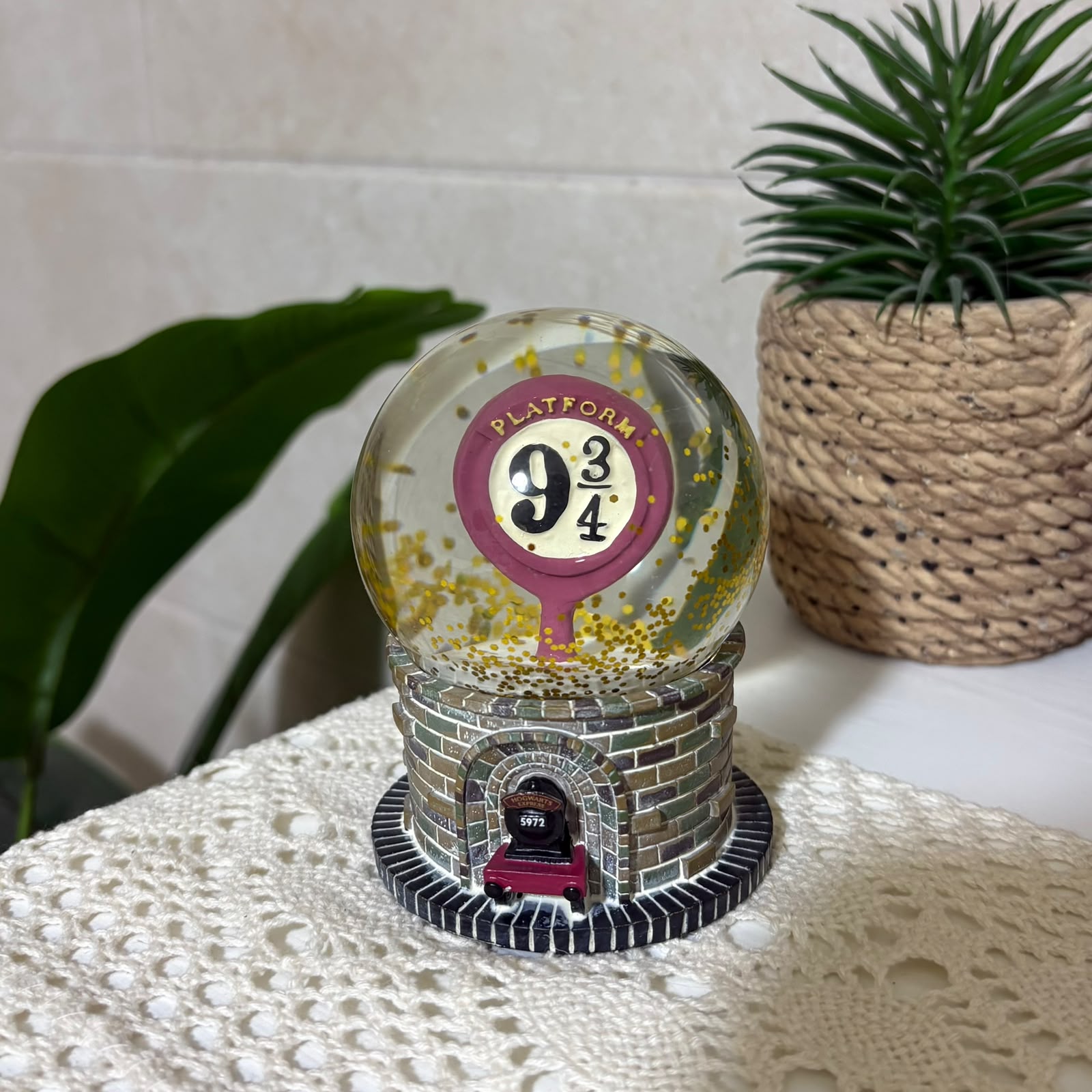 Harry Potter Platform 9 ¾ 9cm Mini Snow Globe – Hogwarts Express Train Base Decor - Close Up | Pinky Promise