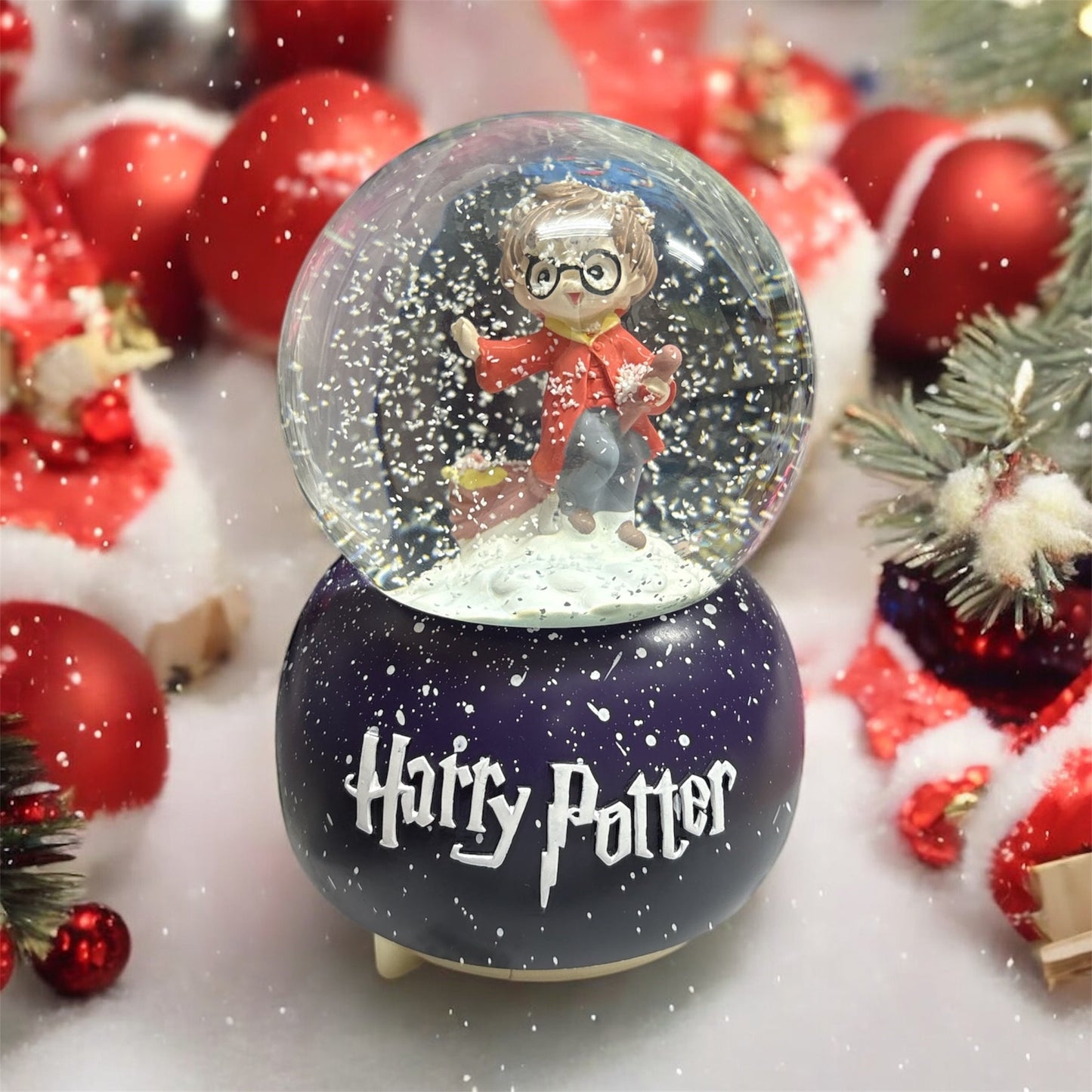 Harry potter snow globe | Pinky Promise