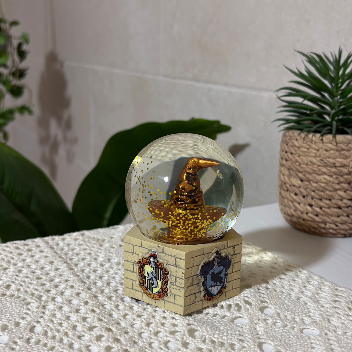 Harry Potter Sorting Hat 9cm Mini Snow Globe – Hogwarts Crests Base Desk Decor - Close Up | Pinky Promise