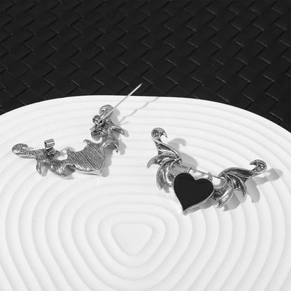 heart Pin - Photo 4 | Pinky Promise