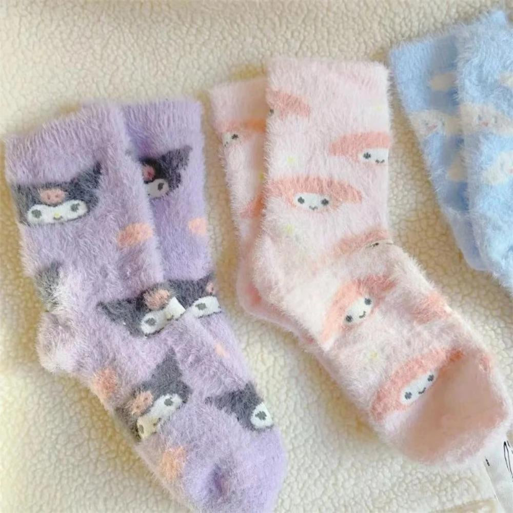 Hello kitty fuzzy socks - Close Up | Pinky Promise
