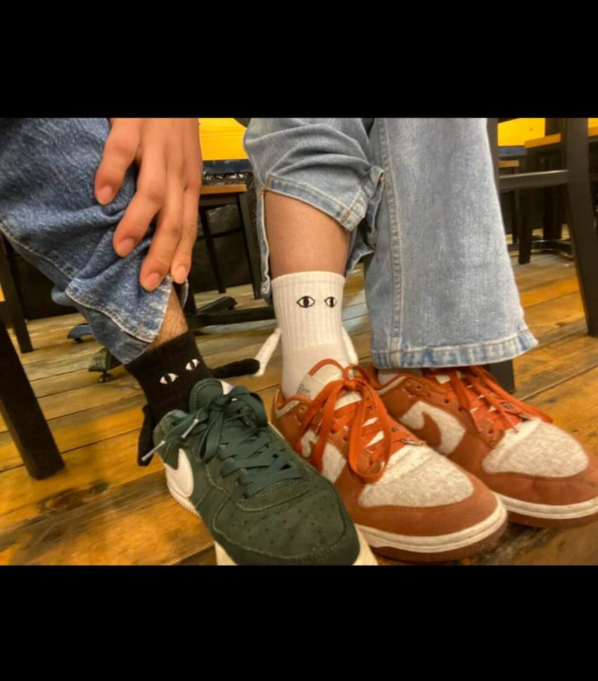 Holding hands matching socks - Photo 6 | Pinky Promise