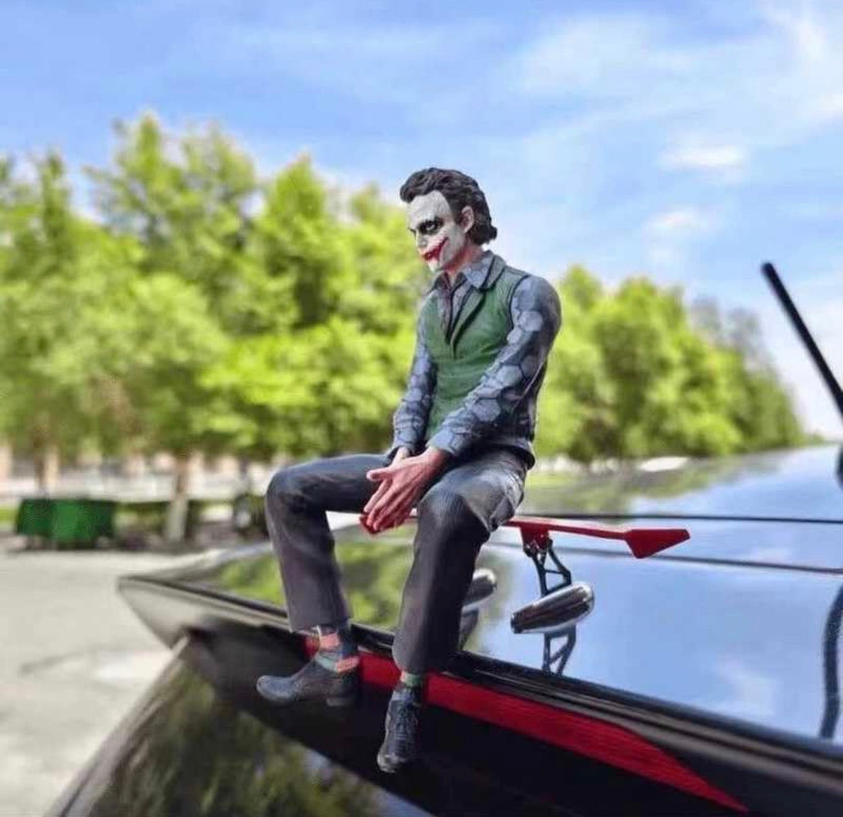 Joker car accessory - Close Up | Pinky Promise