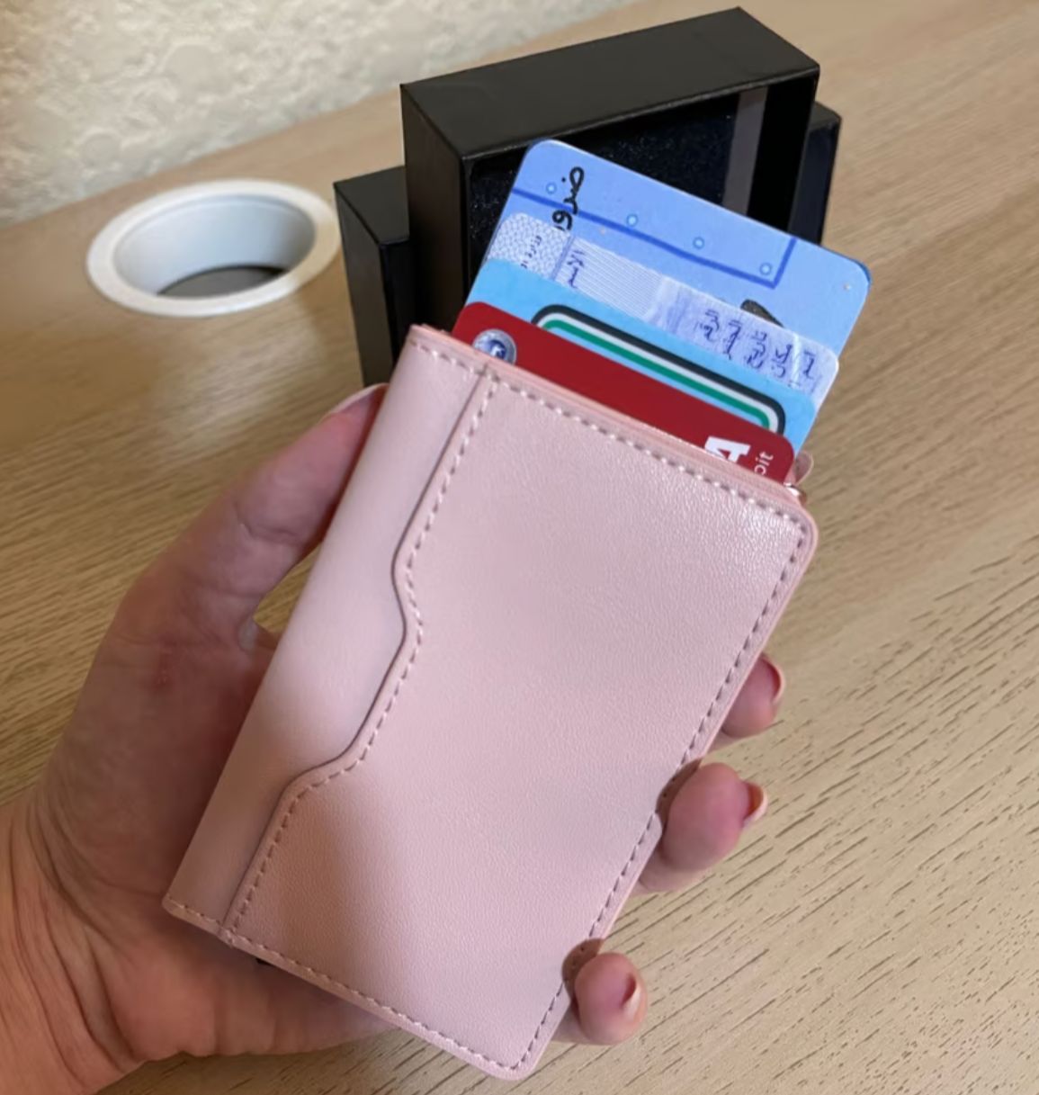 Leather wallet - Close Up | Pinky Promise