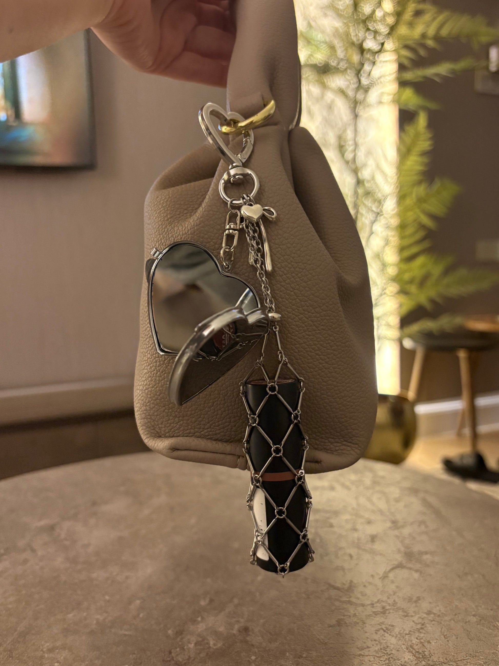 Lipstick holder keychain - Photo 9 | Pinky Promise