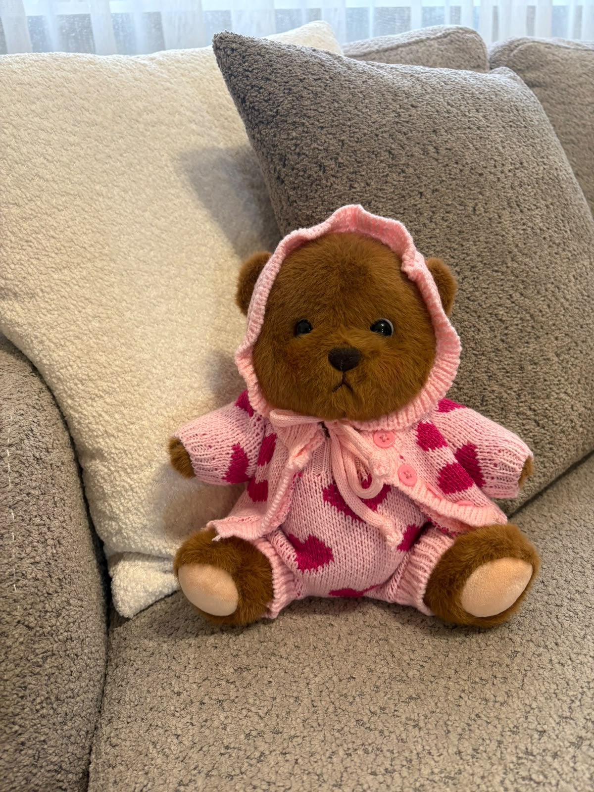 Love Me Bear Plush Toy – 28 cm