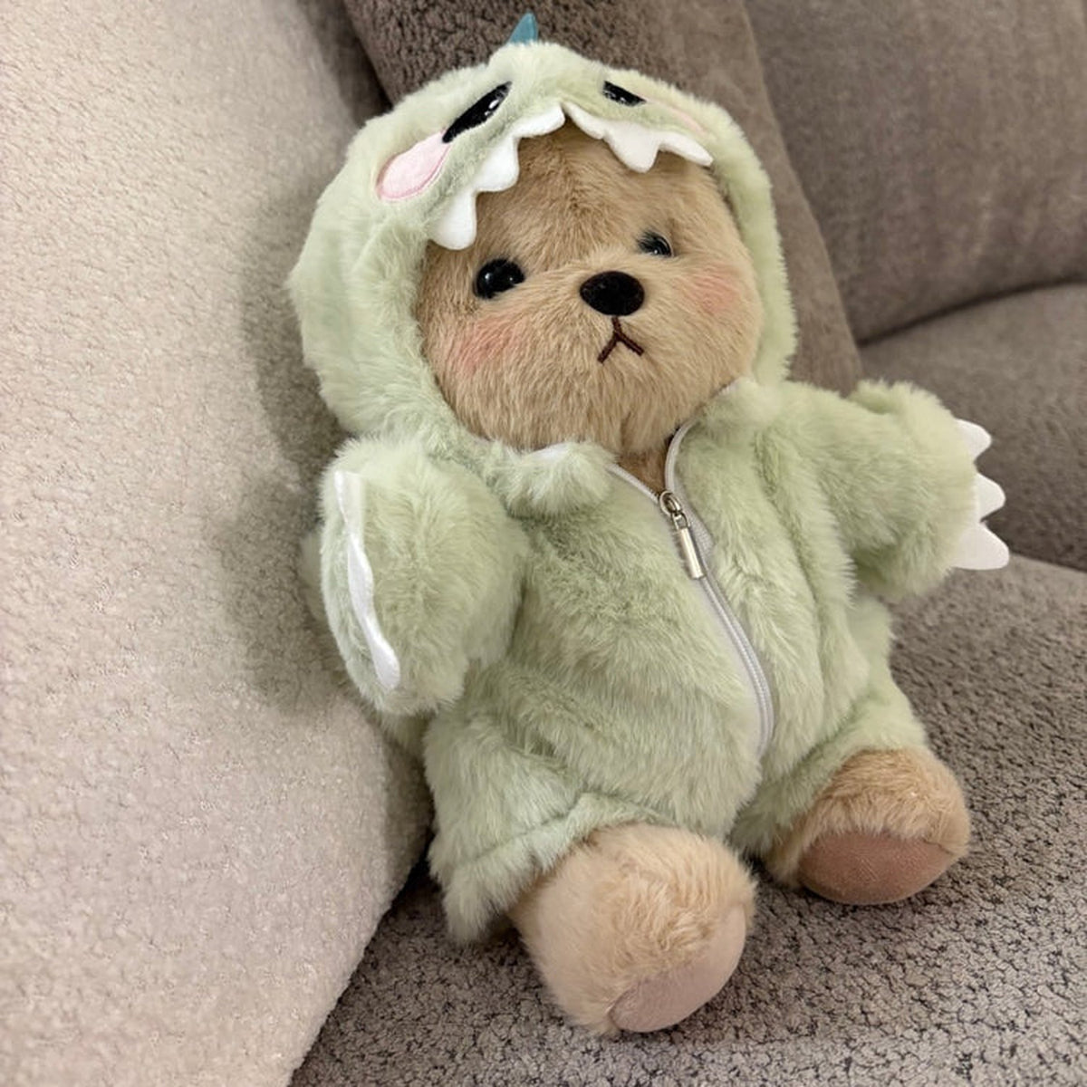 Love Me Bear Plush Toy – 28 cm