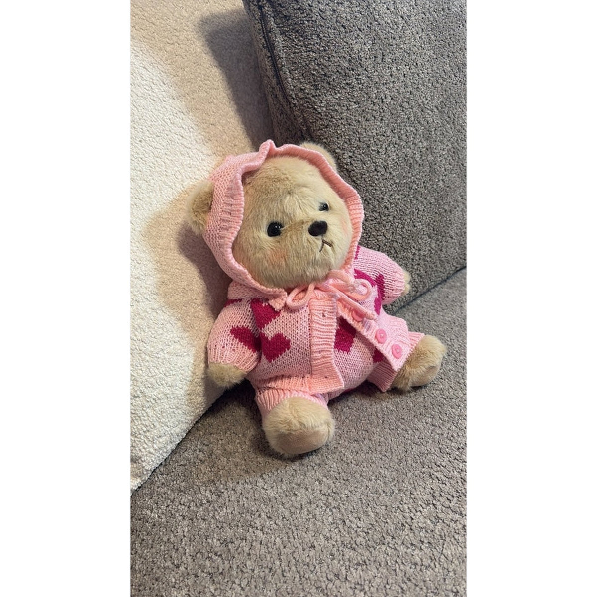 Love Me Bear Plush Toy – 28 cm