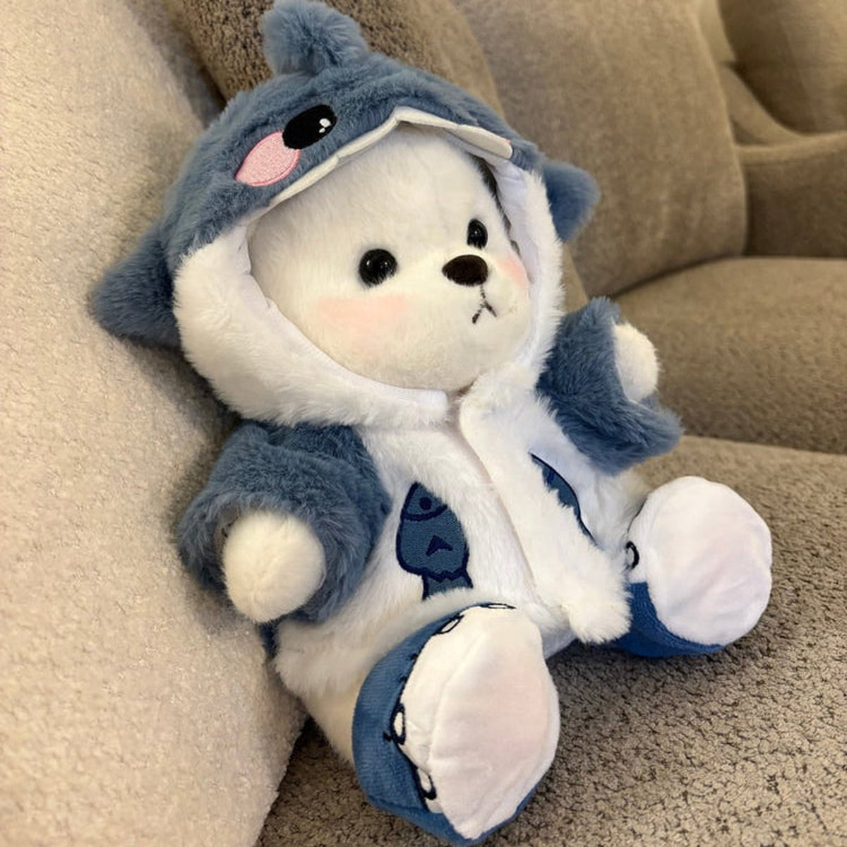 Love Me Bear Plush Toy – 28 cm