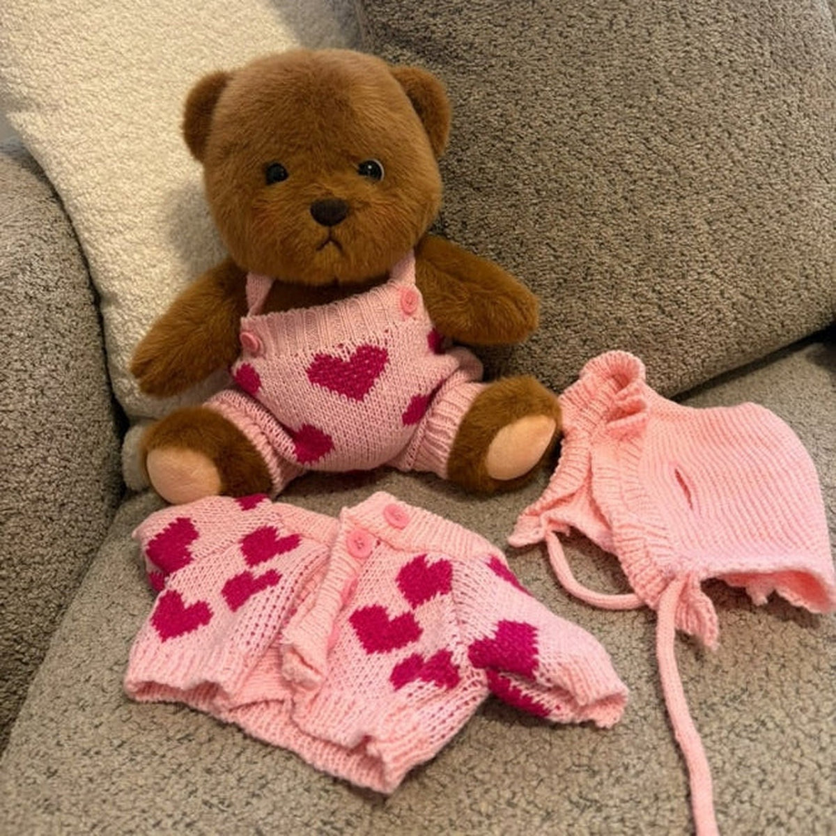 Love Me Bear Plush Toy – 28 cm