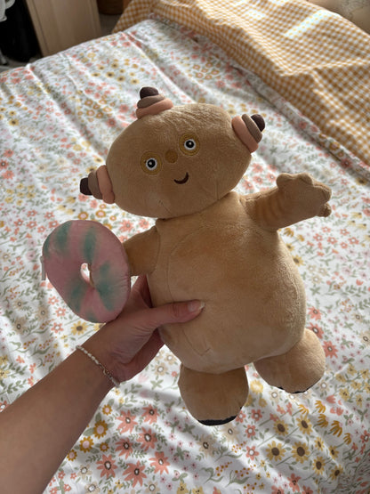 Makka Pakka Plush Dolls - دمية نظيف نظيف المحشية - حديقة المرح - Close Up | Pinky Promise