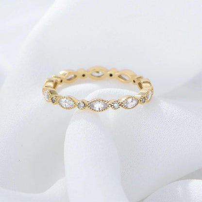 Marquise and round shape ring - Close Up | Pinky Promise