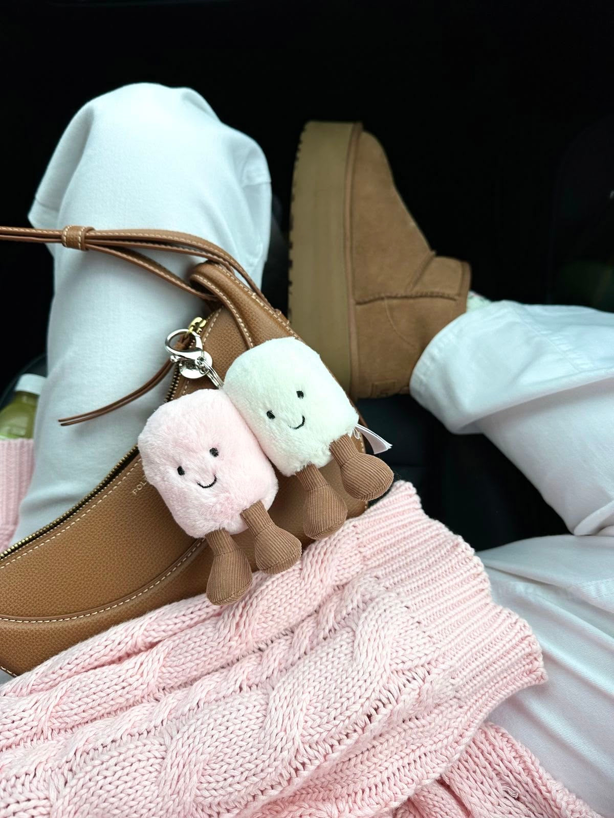 Marshmallow plush keychain - 10 cm - Photo 4 | Pinky Promise