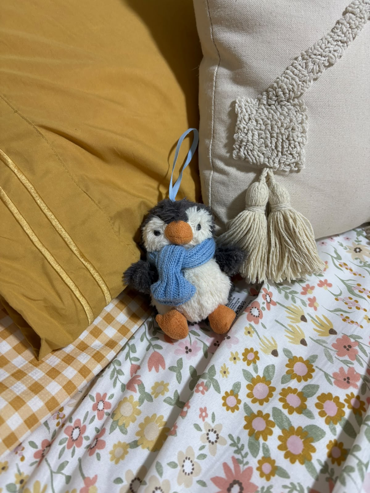 Penguin plush keychain - 10 cm - Photo 5 | Pinky Promise