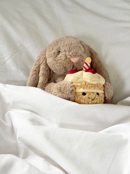 Plush Birthday Bunny with Cupcake – Cute Stuffed Animal Gift - 30 cm - Photo 4 | Pinky Promise