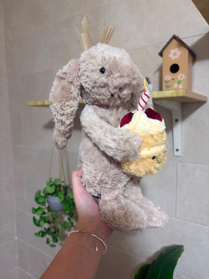 Plush Birthday Bunny with Cupcake – Cute Stuffed Animal Gift - 30 cm - Photo 6 | Pinky Promise
