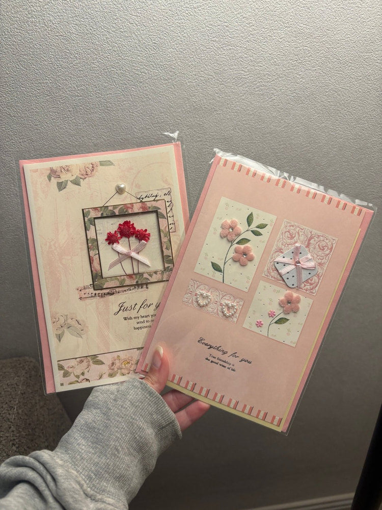 Buy Random Floral card at Pinky Promise
