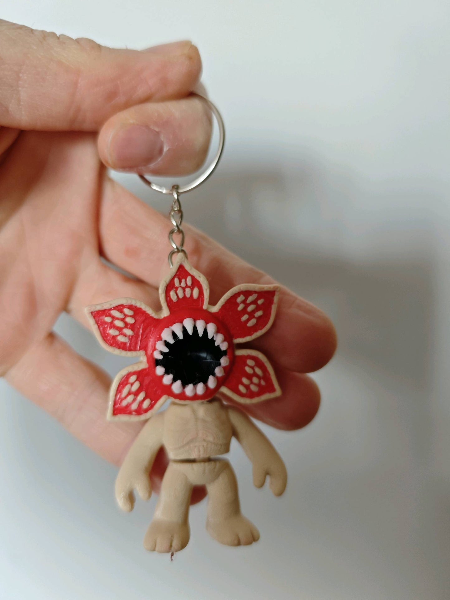 stranger things Demogorgon keychain - Close Up | Pinky Promise