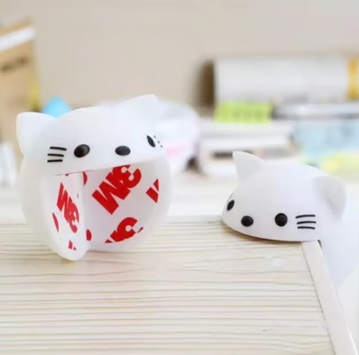 Table corners - Close Up | Pinky Promise