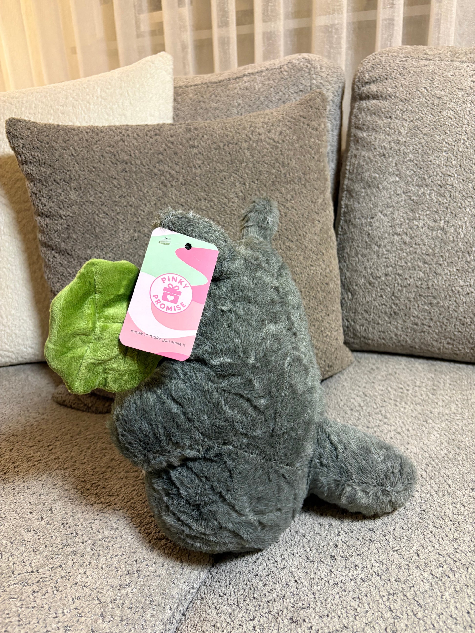 Totoro plush toy - Photo 4 | Pinky Promise