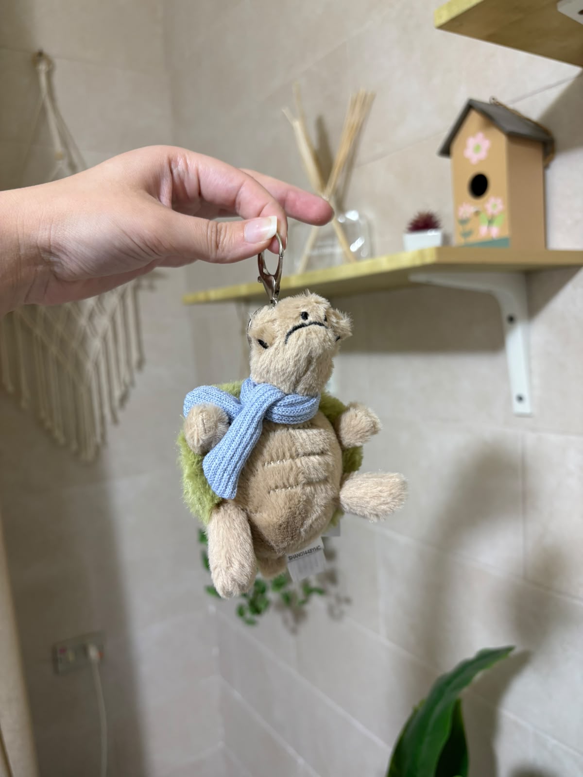 Turtle with Blue Scarf plush keychain - 10 cm - Photo 5 | Pinky Promise