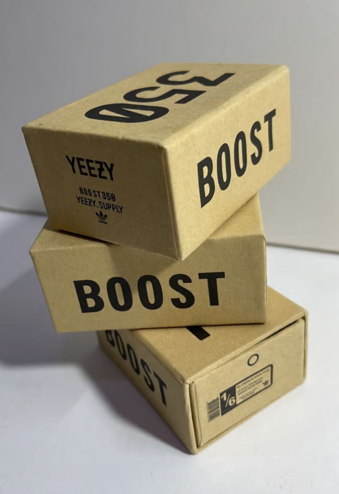 Buy Yeezy mini box keychain at Pinky Promise