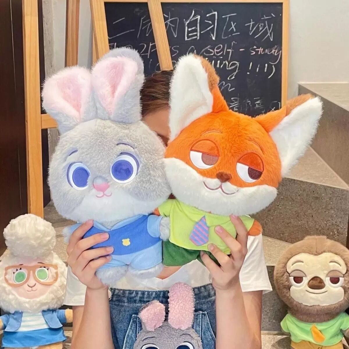 Zootopia plush toys - 45cm - Close Up | Pinky Promise